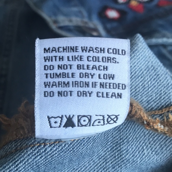 4/$20 Jean Jacket Velvet Heart Embroidered Distressed Women’s Size Medium - Picture 16 of 16